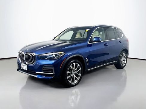 Used 2022 BMW X5 xDrive40i w/ Premium Package AWD/4WD image 2