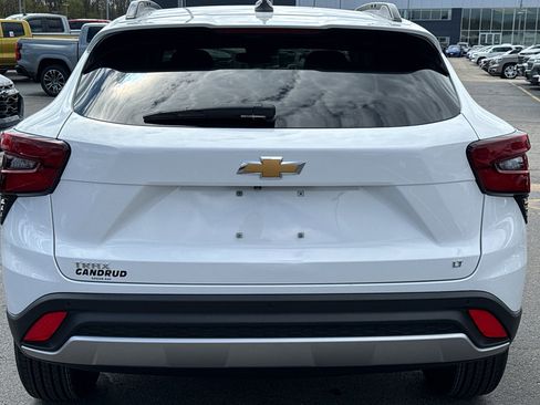 Used 2024 Chevrolet Trax LT w/ Driver Confidence Package FWD image 7