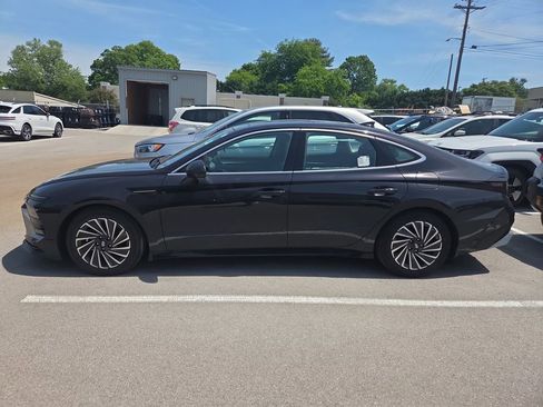 Certified 2025 Hyundai Sonata Limited FWD image 6