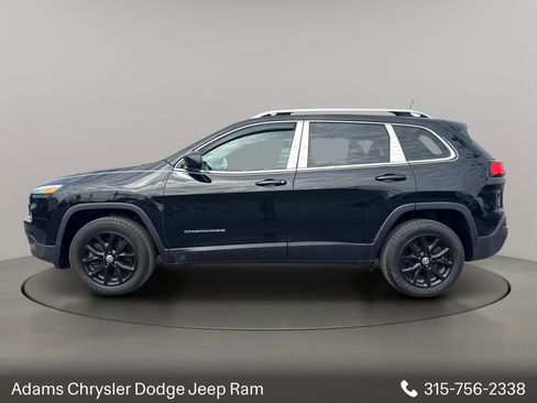 Used 2018 Jeep Cherokee Latitude Plus w/ Comfort/Convenience Group AWD/4WD image 4