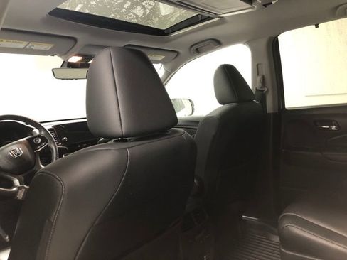 Used 2022 Honda Pilot Touring image 18