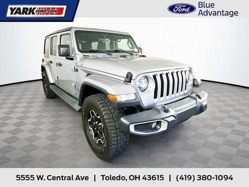 Used 2019 Jeep Wrangler Unlimited Sahara w/ Cold Weather Group AWD/4WD image 1
