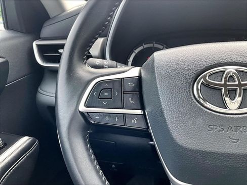 Used 2025 Toyota Highlander XLE AWD/4WD image 24