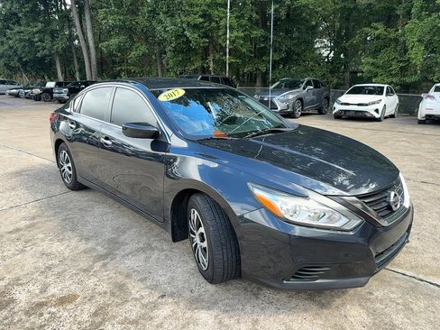 Used 2017 Nissan Altima 2.5 S w/ Power Driver Seat Package image 3