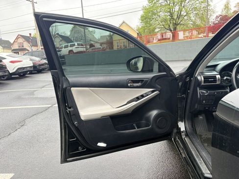 Used 2015 Lexus IS 250 AWD w/ Navigation System Package image 9