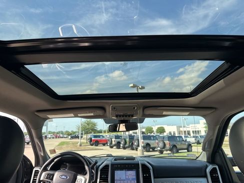 Used 2019 Ford F250 Lariat w/ Lariat Ultimate Package image 13