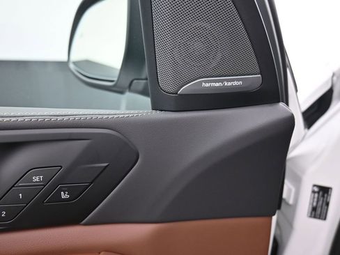 New 2026 BMW X5 xDrive50e image 10