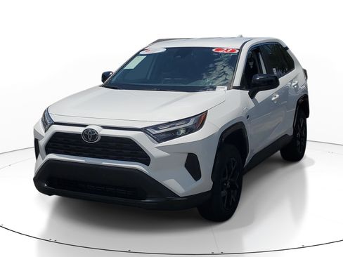 Certified 2023 Toyota RAV4 LE FWD image 3