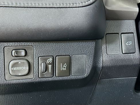 Used 2017 Toyota RAV4 XLE FWD image 17