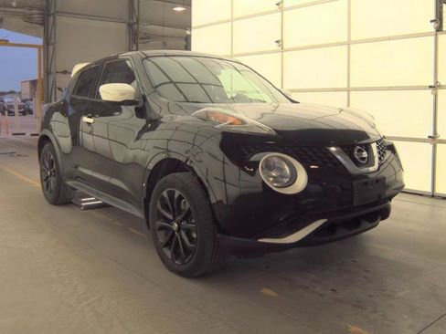 Used 2017 Nissan Juke SV FWD image 3