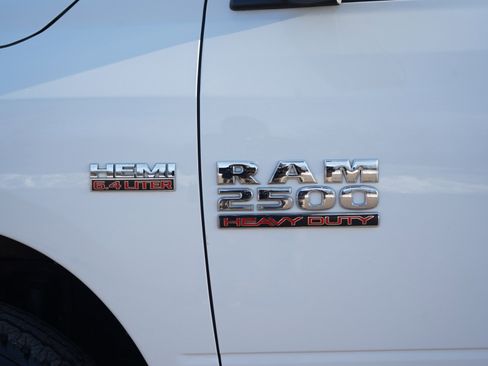 Used 2017 RAM 2500 Tradesman w/ Chrome Appearance Group AWD/4WD image 28