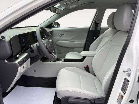 New 2026 Hyundai Kona SE image 13