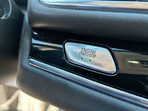 Used 2022 Buick Enclave Avenir AWD/4WD image 21