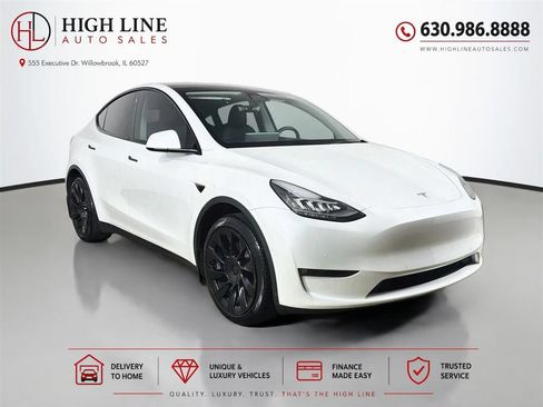 Used 2022 Tesla Model Y Long Range AWD/4WD image 1