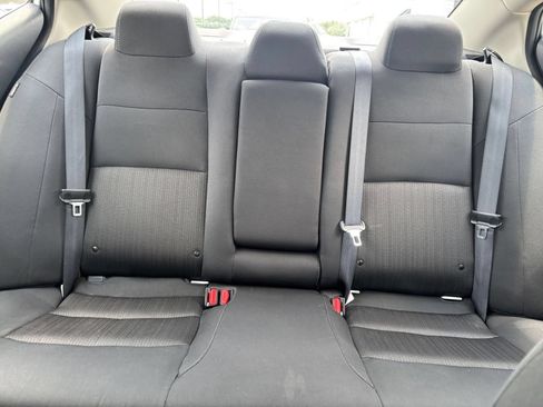 Used 2025 Nissan Altima 2.5 SV FWD image 38