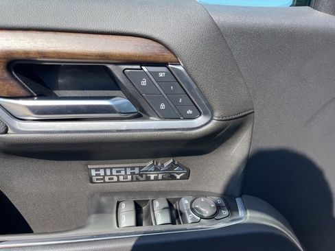Used 2025 Chevrolet Silverado 1500 High Country w/ Technology Package image 19