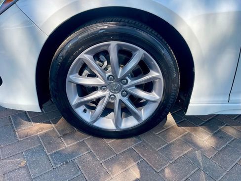 Used 2022 Acura TLX image 9