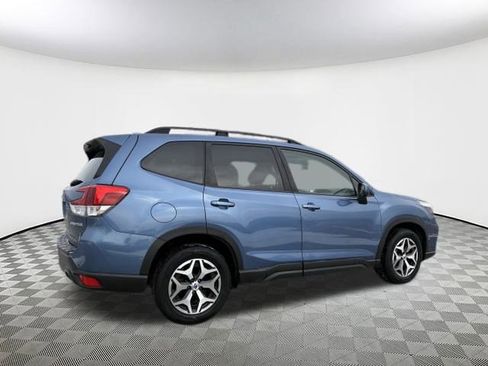 Used 2020 Subaru Forester Premium image 8