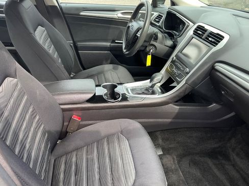 Used 2016 Ford Fusion SE FWD image 11