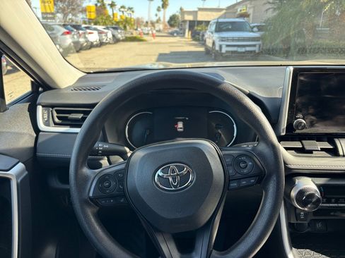 Used 2025 Toyota RAV4 LE image 35