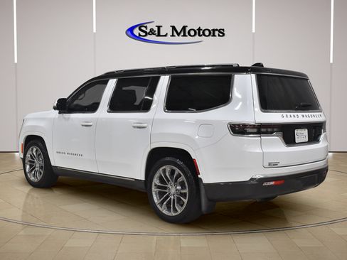 Used 2022 Jeep Grand Wagoneer Series II AWD/4WD image 5