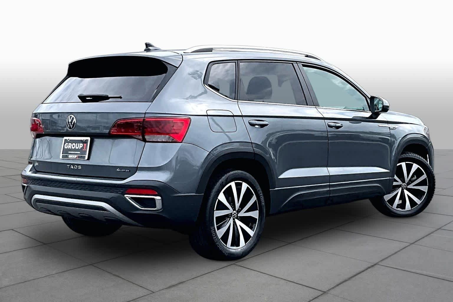 Used 2023 Volkswagen Taos SE w/ Panoramic Sunroof Package AWD/4WD image 13