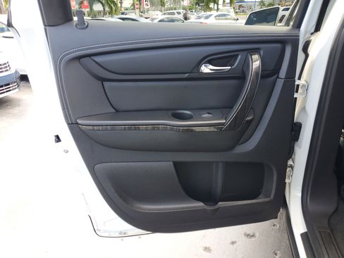 Used 2014 GMC Acadia SLT image 28