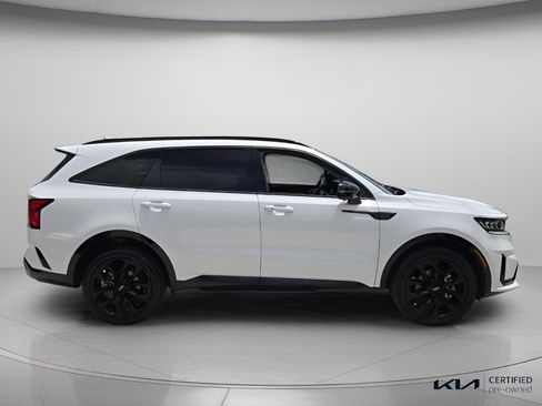 Certified 2023 Kia Sorento SX AWD/4WD image 4