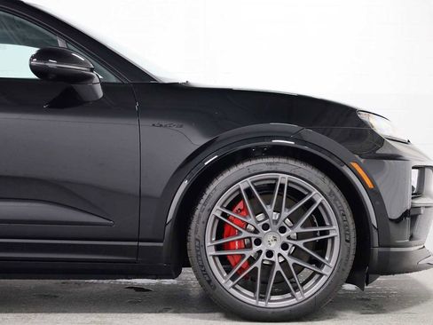 New 2025 Porsche Macan Turbo Electric image 11