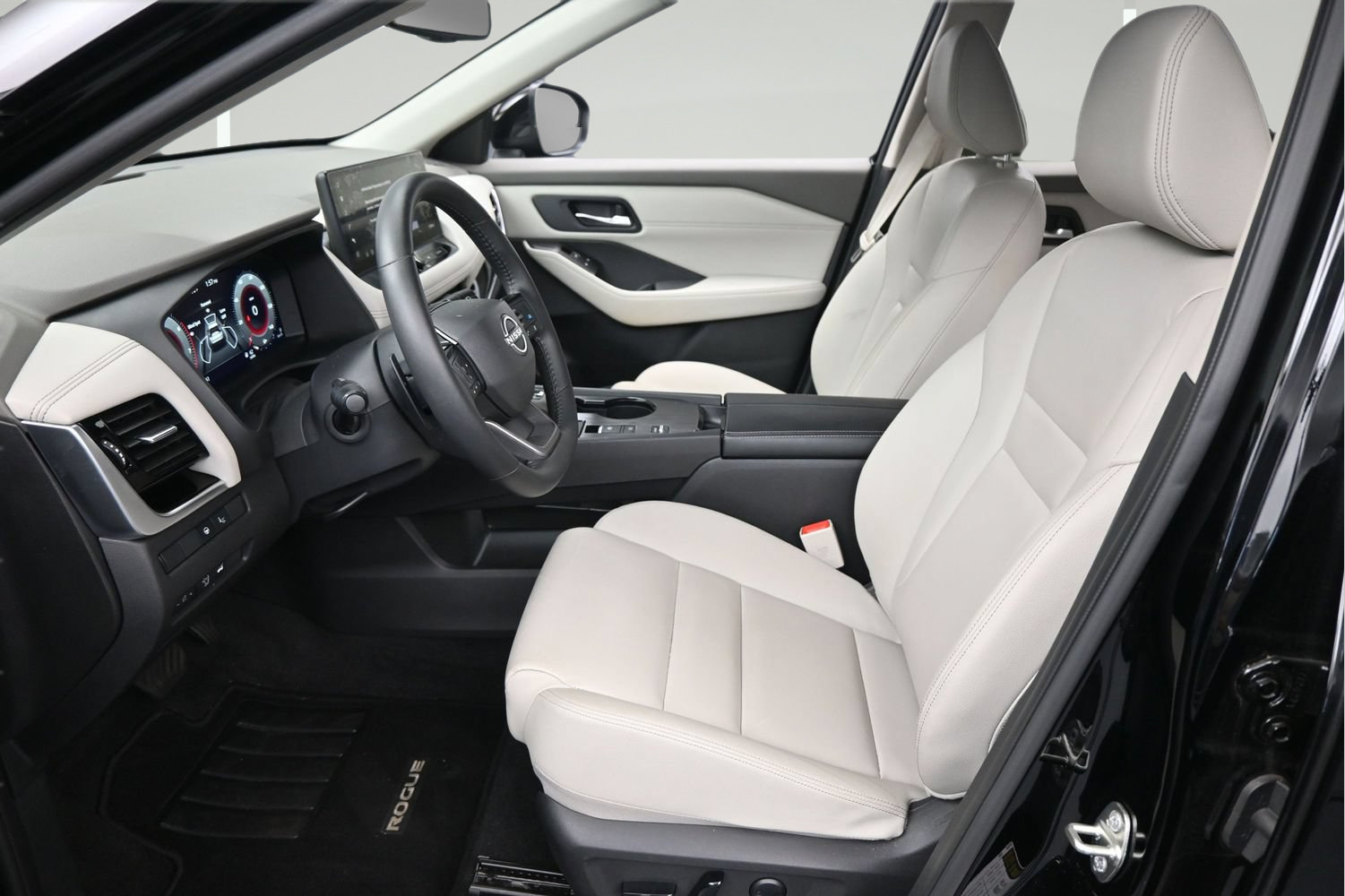 Certified 2025 Nissan Rogue SL w/ SL Premium Package FWD image 9