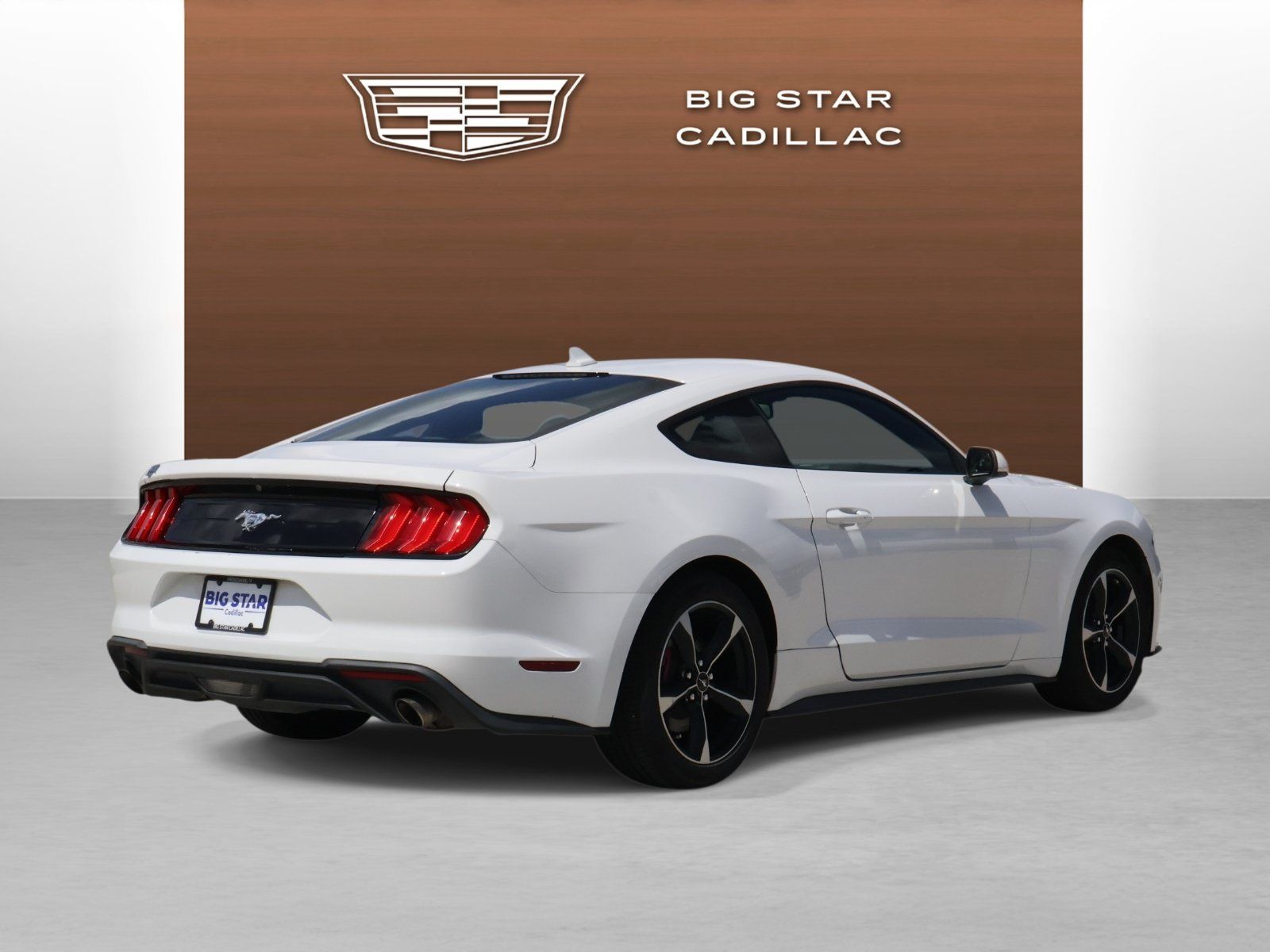 Used 2020 Ford Mustang Coupe RWD image 5