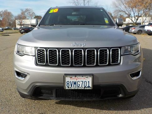 Used 2020 Jeep Grand Cherokee Laredo image 2