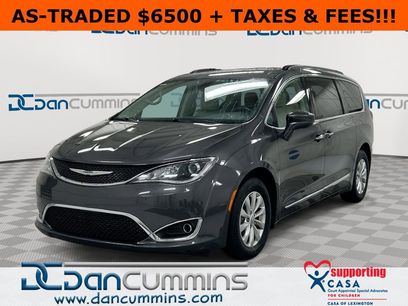 Used 2017 Chrysler Pacifica Touring-L w/ 13 Speaker Alpine Sound Group