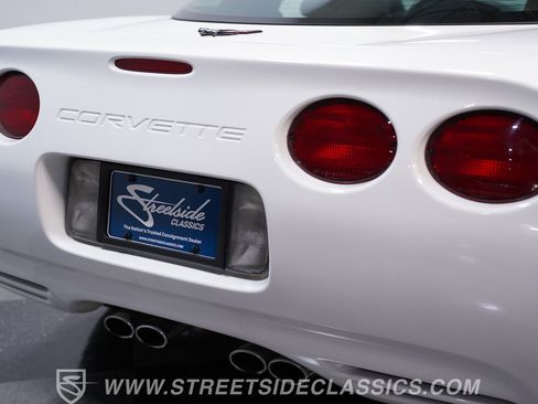Used 2004 Chevrolet Corvette Coupe w/ Roof Package RWD image 22