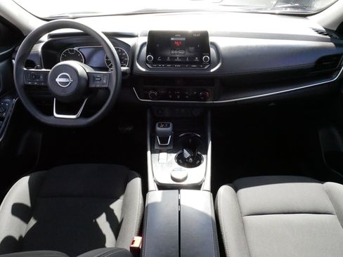 Used 2024 Nissan Rogue S AWD/4WD image 10