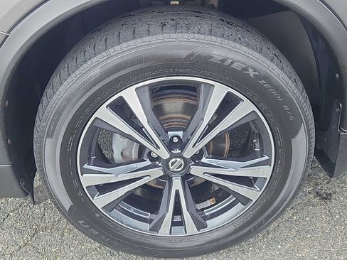 Used 2020 Nissan Rogue SV w/ Sun & Sound Touring Package AWD/4WD image 2