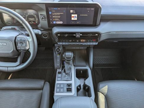 Used 2024 Toyota Land Cruiser image 7