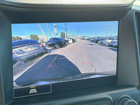 Used 2024 GMC Terrain SLT image 27