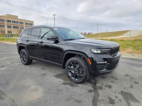 New 2025 Jeep Grand Cherokee Limited image 1