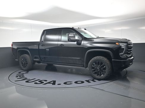 New 2026 Chevrolet Silverado 2500 High Country w/ High Country Premium Package AWD/4WD image 2