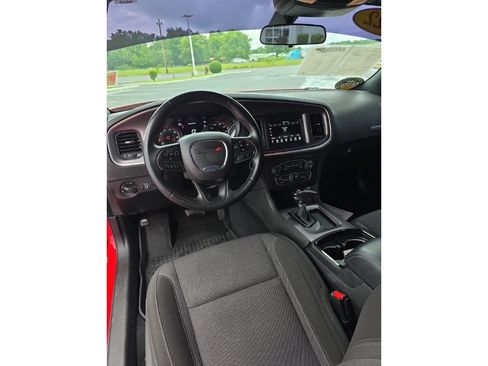 Used 2022 Dodge Charger SXT w/ Blacktop Package RWD image 13