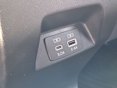 Certified 2025 Subaru Crosstrek 2.0i Premium image 12