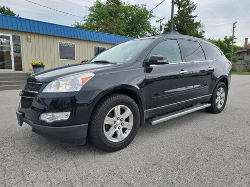 Used 2011 Chevrolet Traverse LT w/ LPO, 'HIT The Road' Package FWD image 2