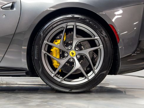 Used 2020 Ferrari 812 Superfast RWD image 35