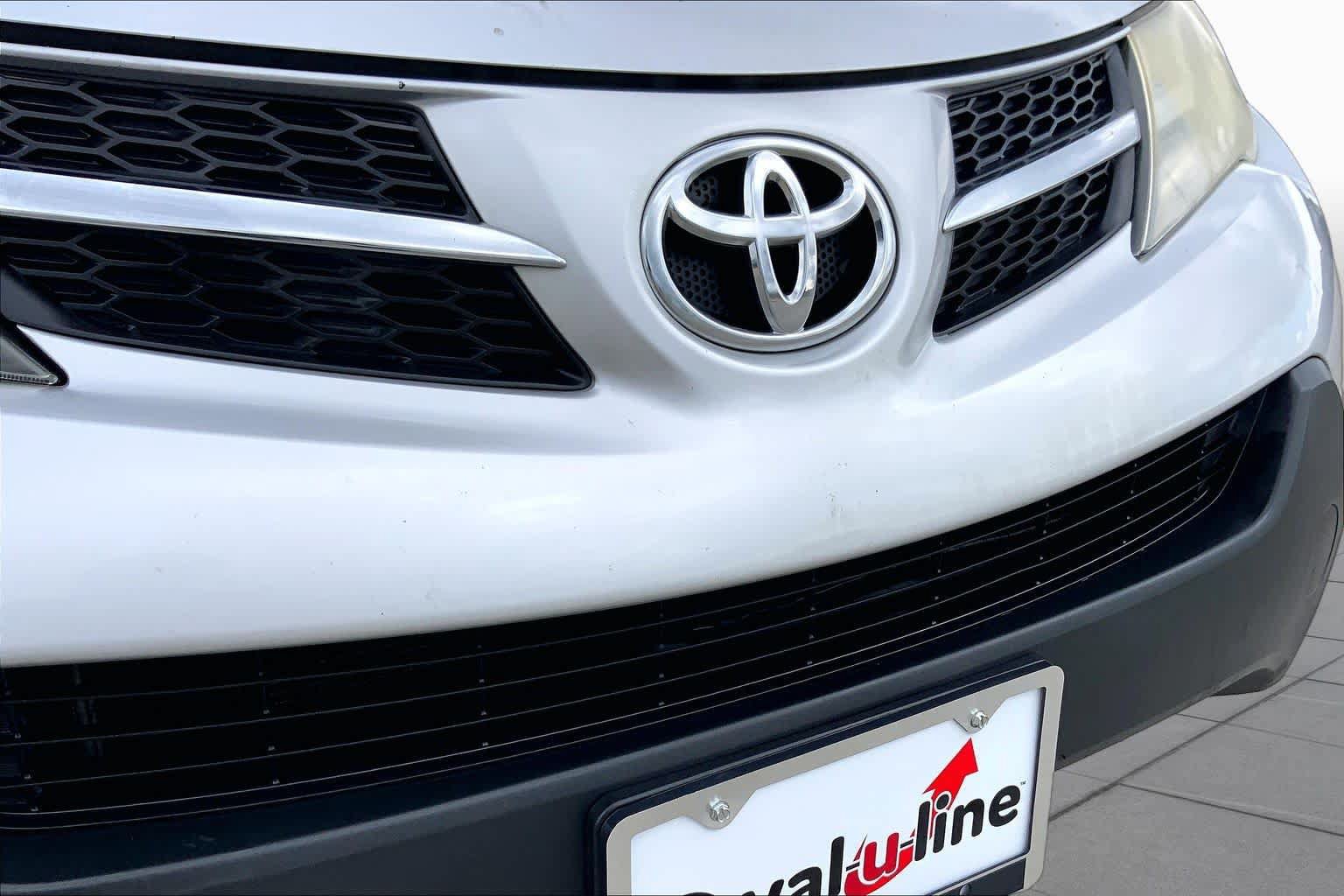 Used 2013 Toyota RAV4 Limited FWD image 29