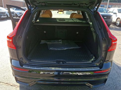 Used 2024 Volvo XC60 B5 Ultimate w/ Protection Package Premier image 29