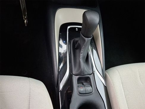 Certified 2022 Toyota Corolla LE image 22