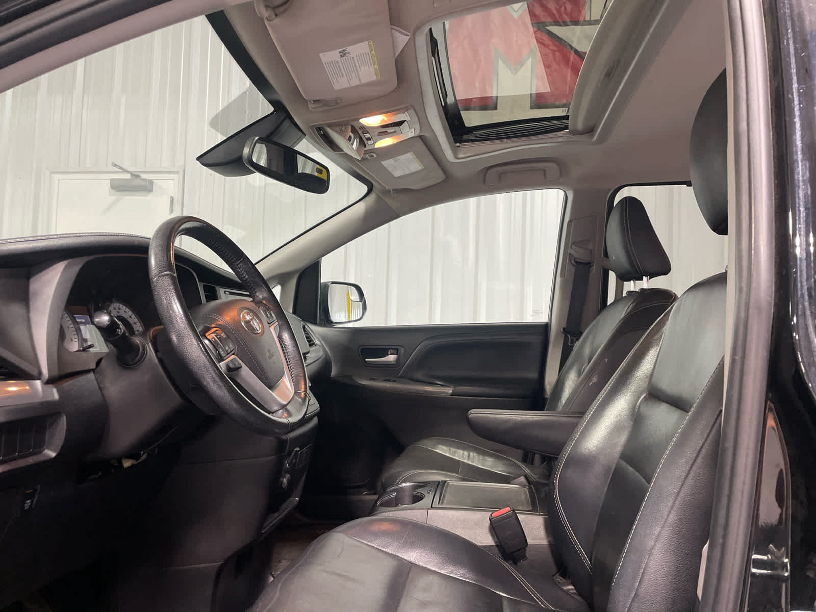 Used 2019 Toyota Sienna SE AWD/4WD image 8