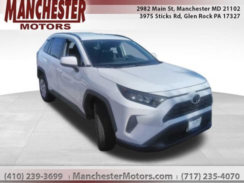 Used 2021 Toyota RAV4 LE AWD/4WD image 1