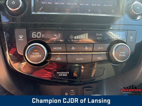Used 2019 Nissan Rogue SV FWD image 24